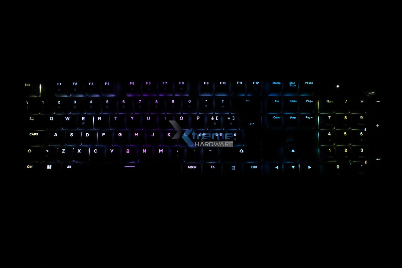 Corsair K70 CORE LED 1 f6c49